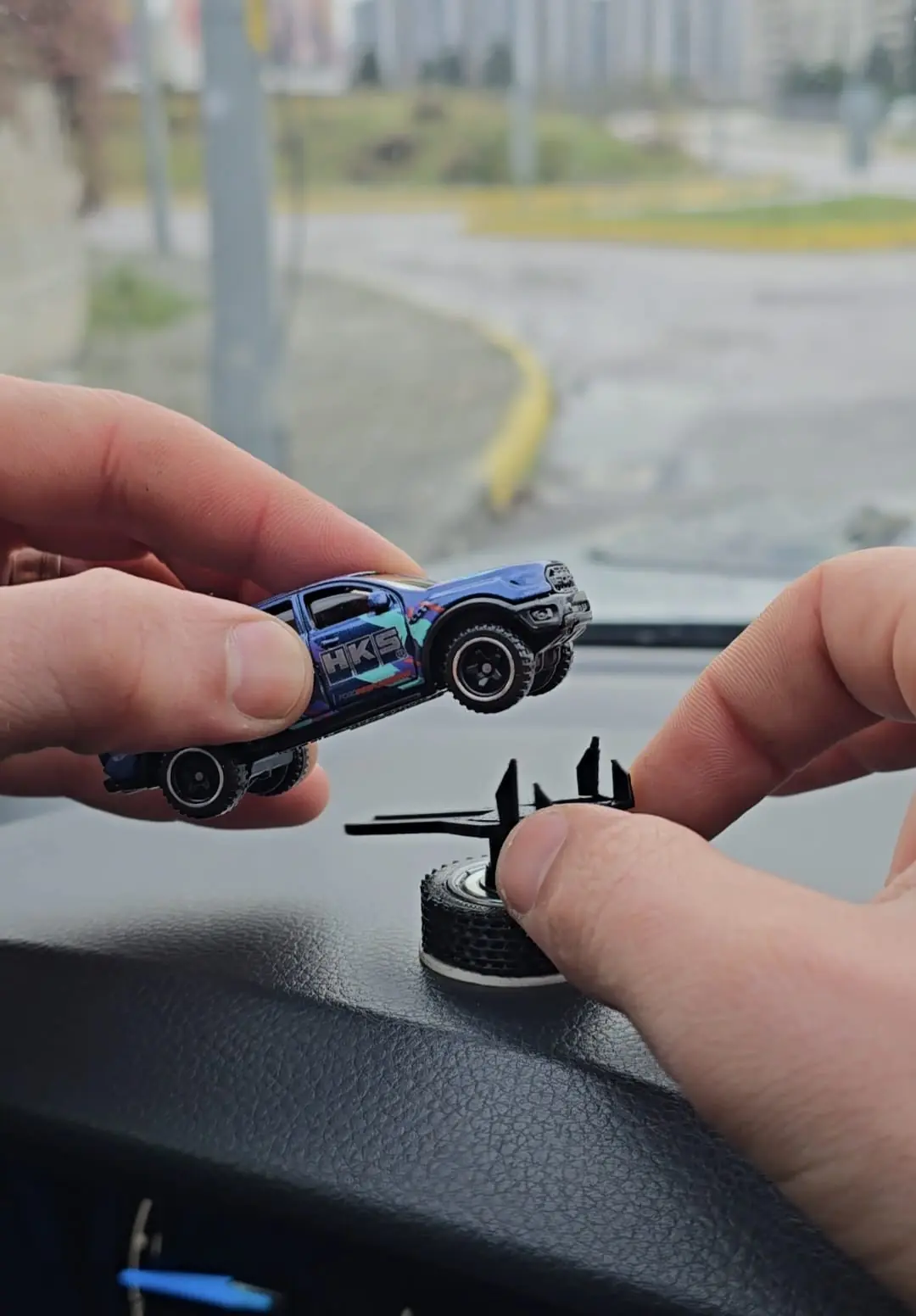 Hot whells-Matchbox-Majorette Araçlara Ayumlu Araç Önü Drift Standı